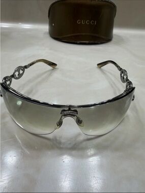 Vintage Gucci Shield Sunglasses Silver Hardware GG Logo Y2K Authentic w/ Case